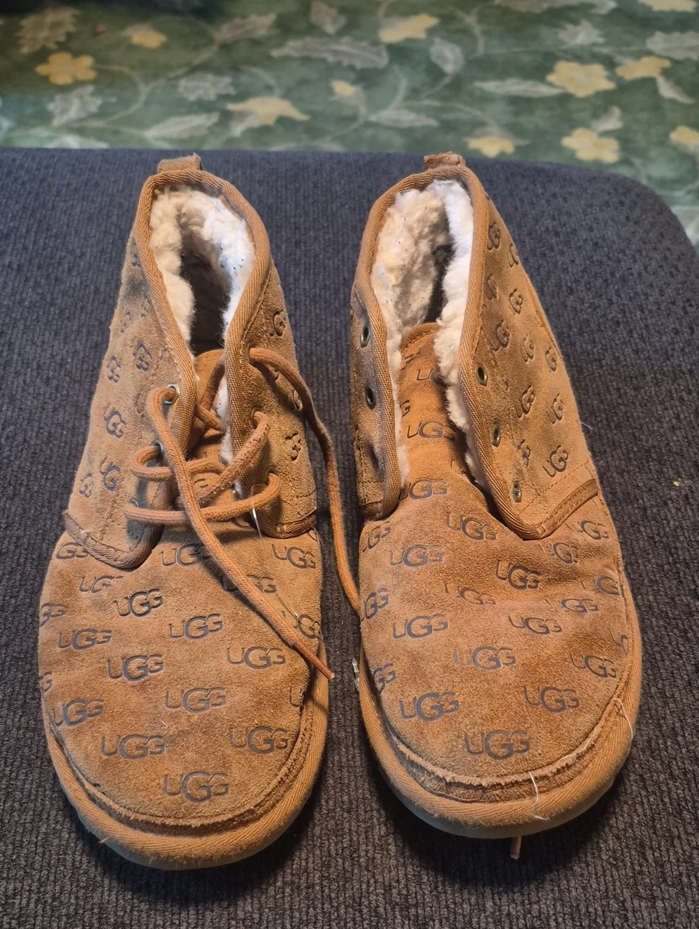 UGG Kids Chestnut Suede Logo Lace-Up Shearling Boots